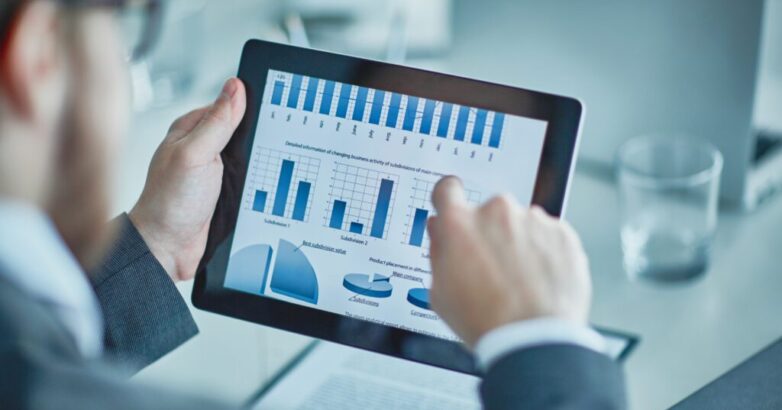 Pointing at data Pointing at data