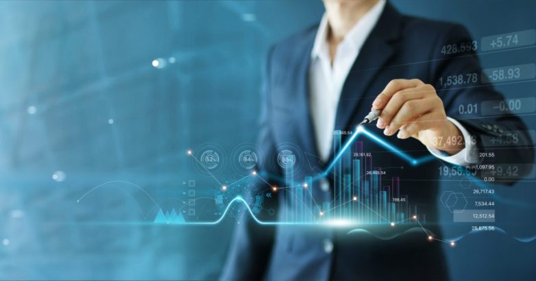 Businessman draw growth graph and progress of business and analy